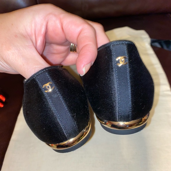 SOLD 💯🖤 Authentic CHANEL FLATS with Pearls - Picture 6 of 9